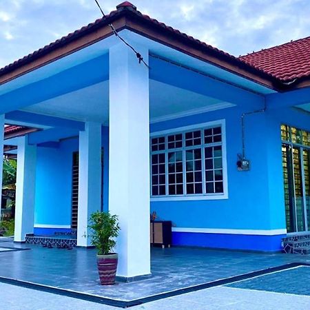 Seri Idaman Guest House Pasir Mas Buitenkant foto