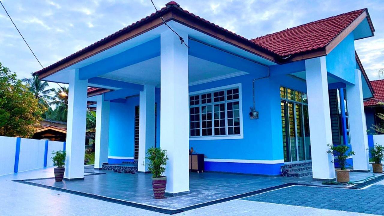 Seri Idaman Guest House Pasir Mas Buitenkant foto