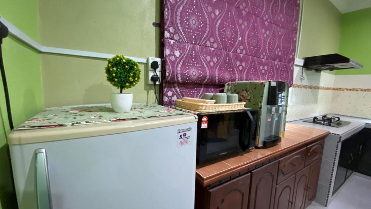 Seri Idaman Guest House Pasir Mas Buitenkant foto