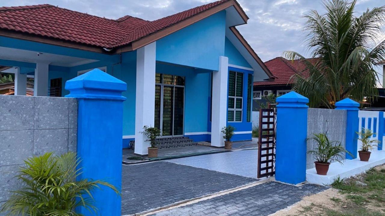 Seri Idaman Guest House Pasir Mas Buitenkant foto
