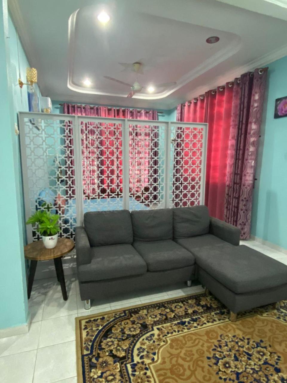 Seri Idaman Guest House Pasir Mas Buitenkant foto