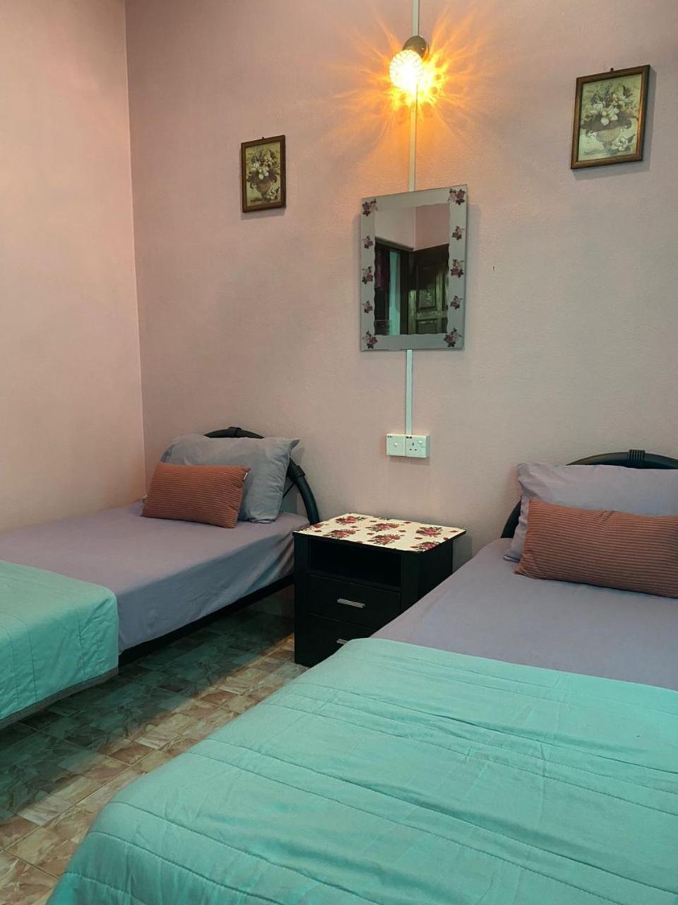 Seri Idaman Guest House Pasir Mas Buitenkant foto