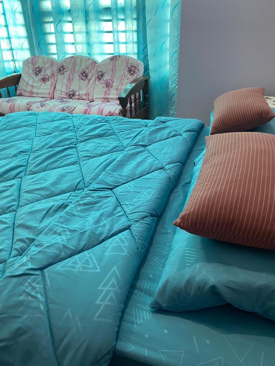 Seri Idaman Guest House Pasir Mas Buitenkant foto
